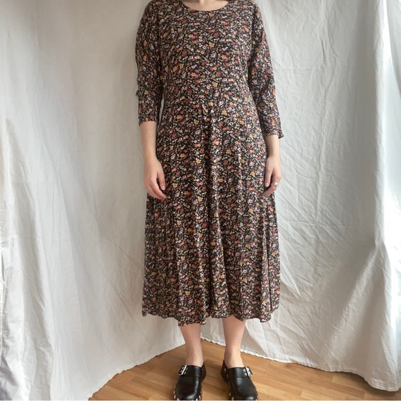 Vintage Dresses & Skirts - Vintage Floral Midi Dress